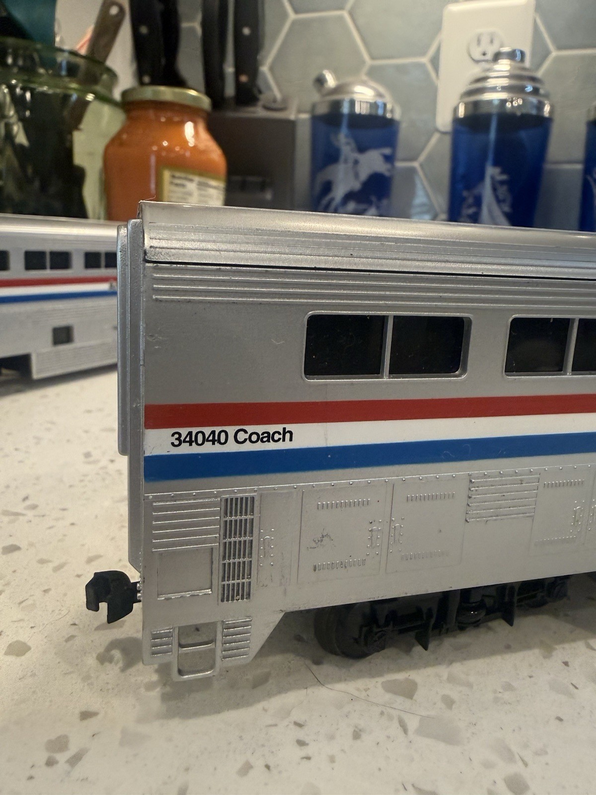 American Models Amtrak Superline FP-40 S Gauge Scale Train Set 6 Passenger Cars