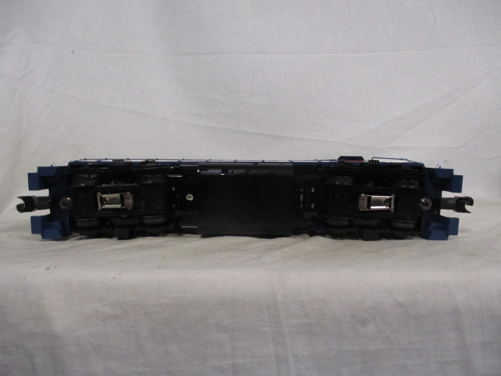 K-Line K2439-0262 Long Island RailRoad Scale GP38-2 Diesel Engine #262 O-Gauge
