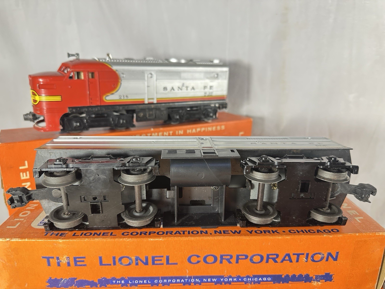 Beautiful Lionel Original Postwar BOXED Santa Fe Sears Promotional Set #9673!