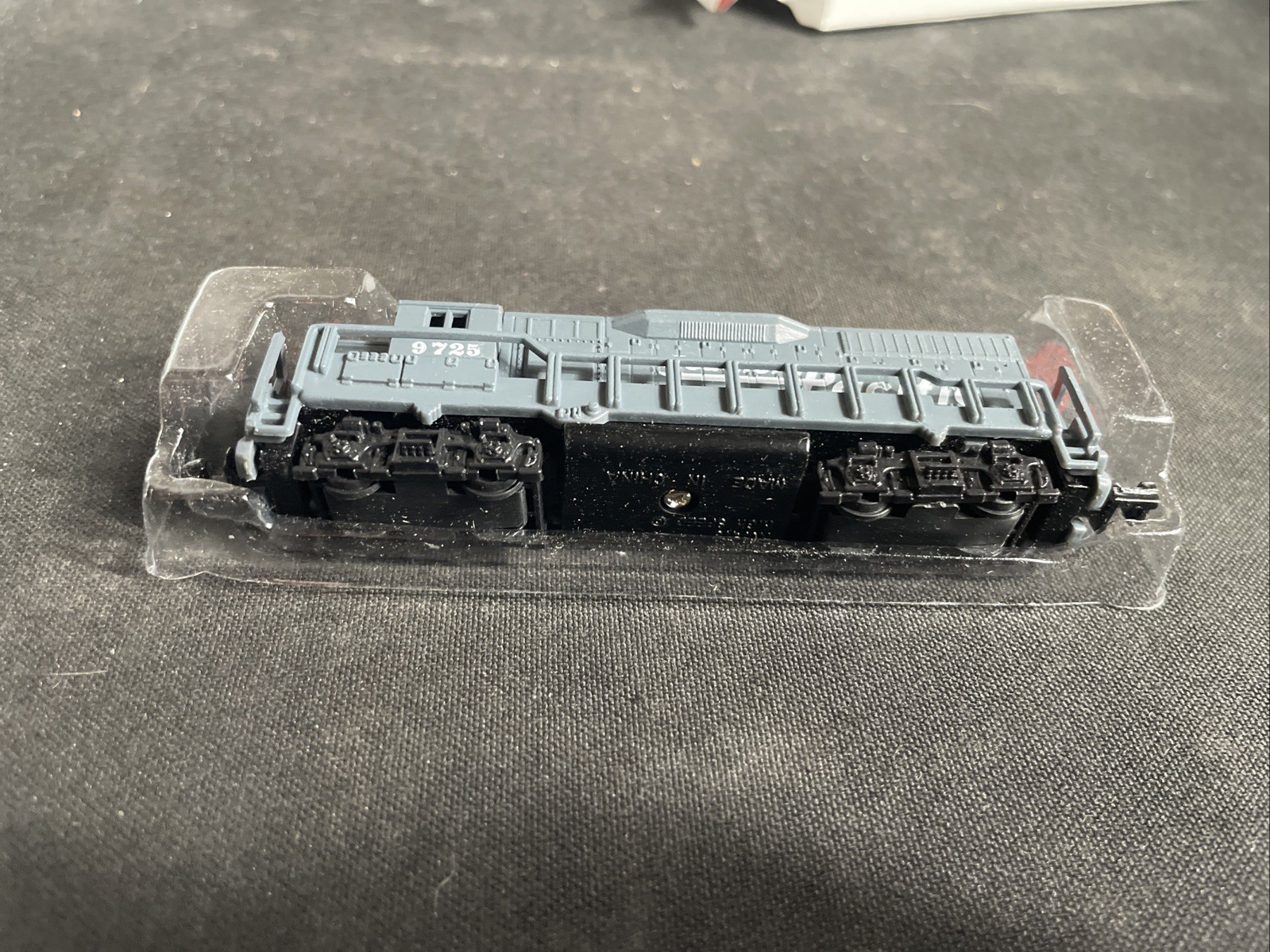 Southern Pacific Locomotive # 9725 Model Train No 418 High Speed N Scale w Box