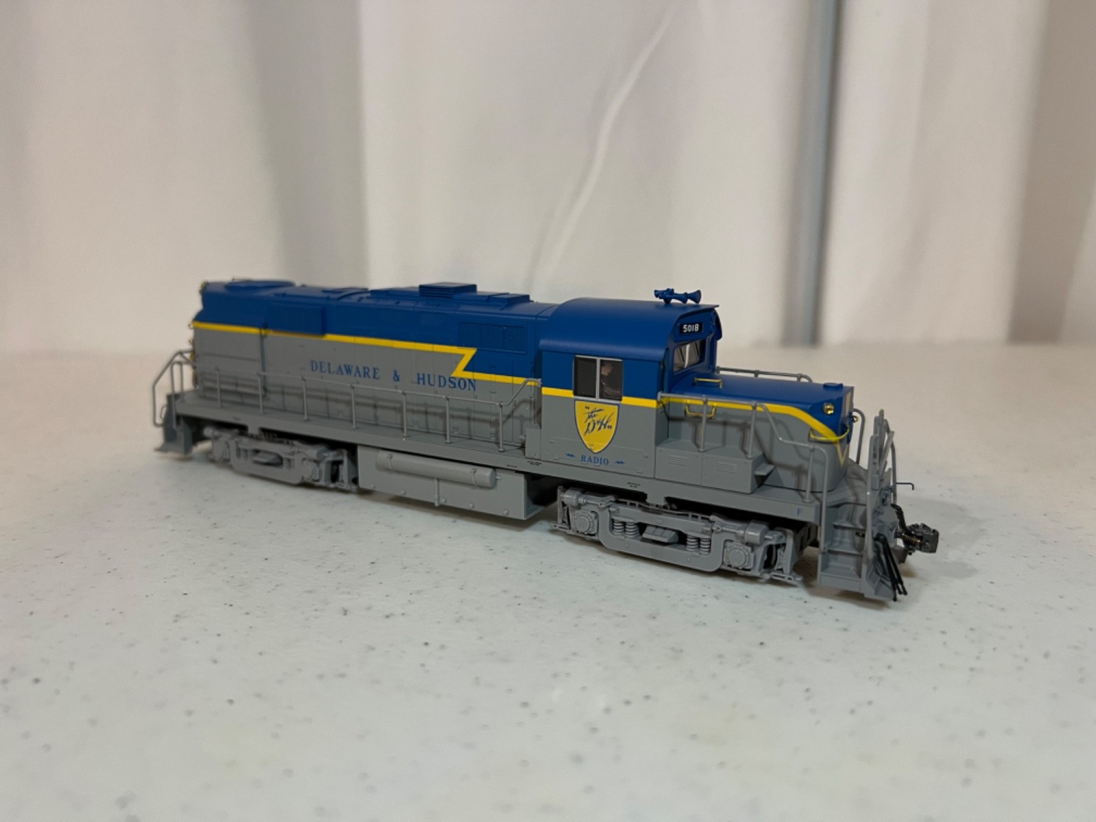 HO Atlas Trainman D&H Delaware and Hudson Alco RS-36 with custom details-sound