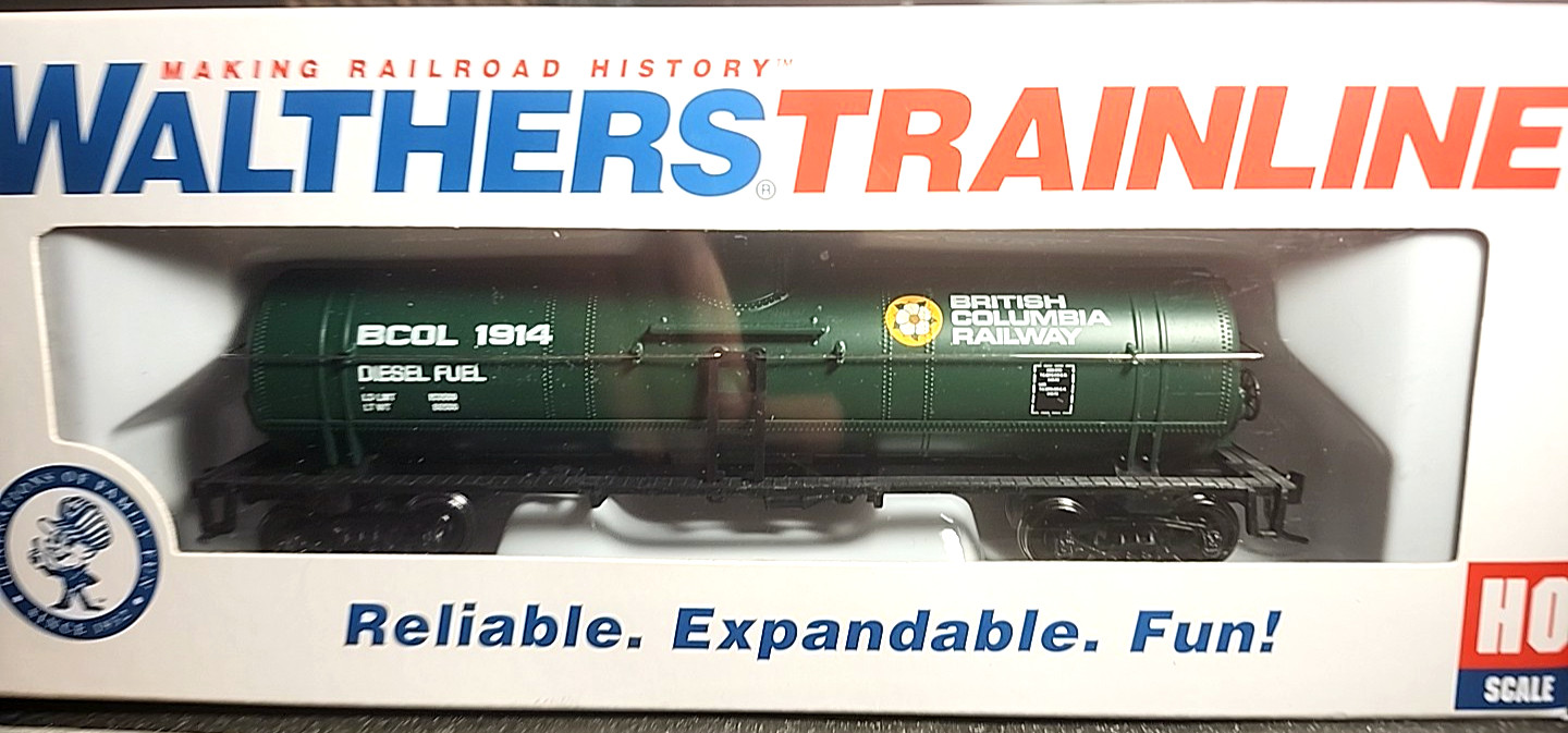 Walthers HO=1/87 Tank Cars-BCOL=BRITISH COLUMBIA RAILWAY-BUILT-RTR-LAYOUT-MW