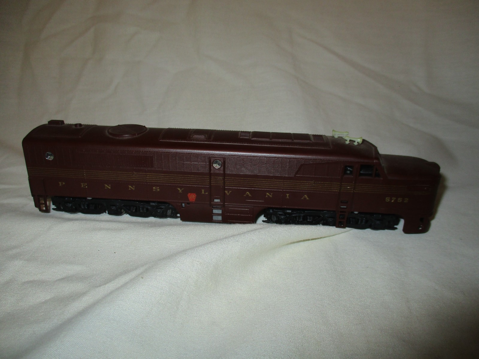 ATHEARN PENNSYLVANIA RR ALCO PA1 A Powered and B powered 5752