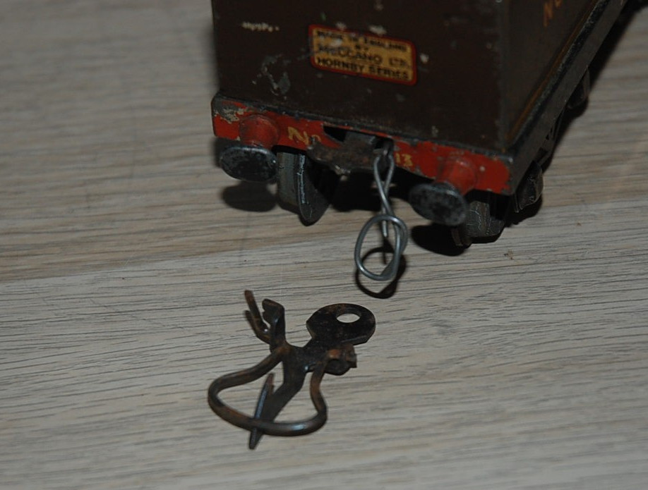 HORNBY O GAUGE CLOCKWORK 3C NORD LOCOMOTIVE AND TENDER IN BROWN LIVERY