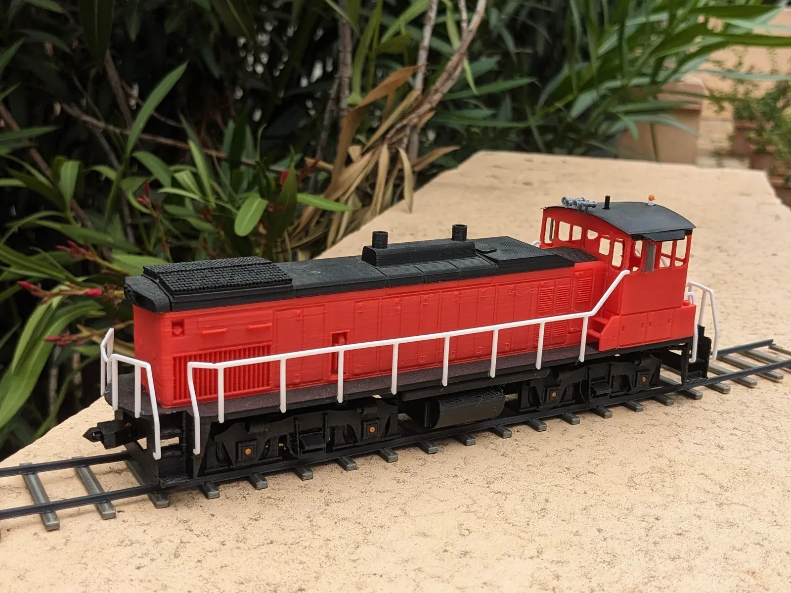 S‑Scale MP15AC Locomotive – Strong Plastic Model w/ Auto Coupler & Bogies