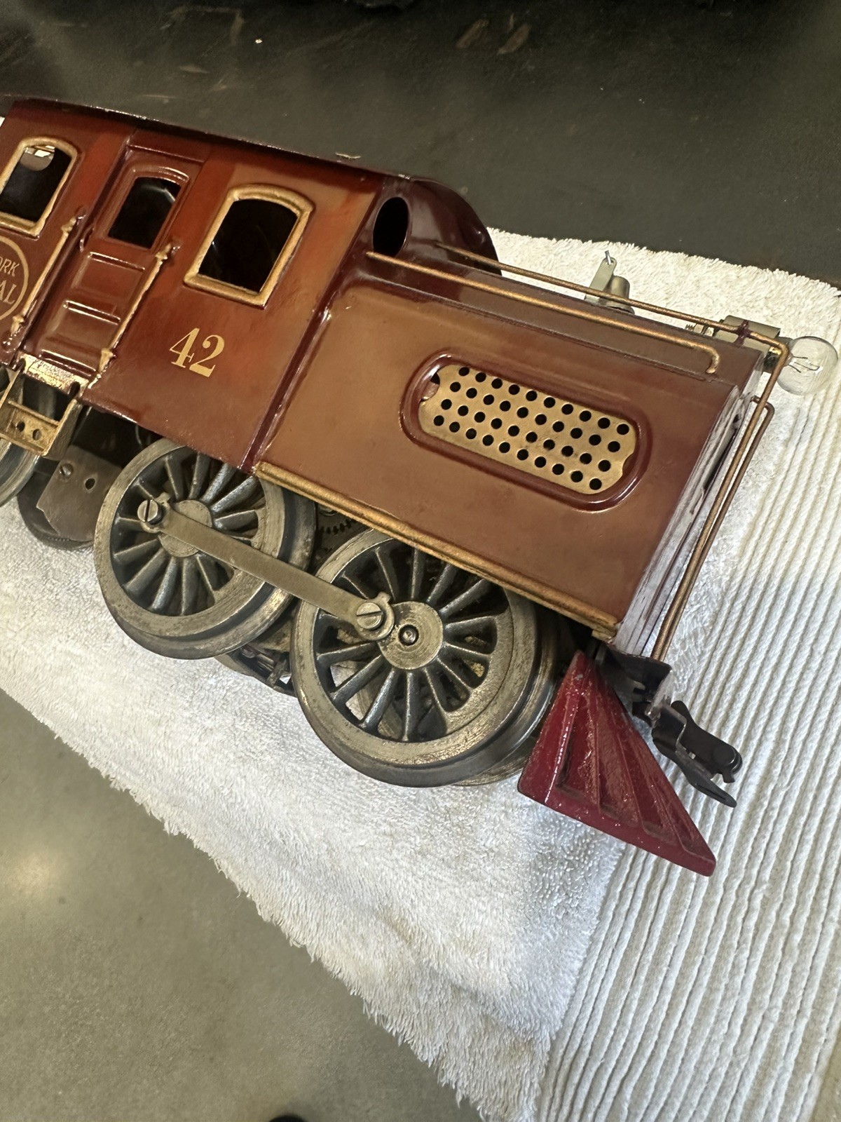 Prewar Lionel Standard Gauge No. 42 Electric Locomotive No. 35 & 36 Cars Runs