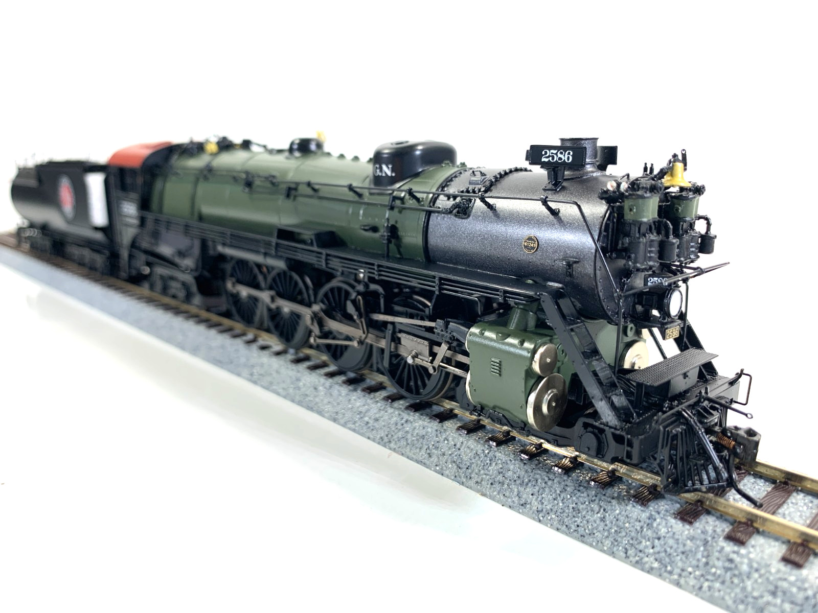 HO Broadway Limited Hybrid 2874 Great Northern S2 4-8-4 , DC/DCC Paragon 3