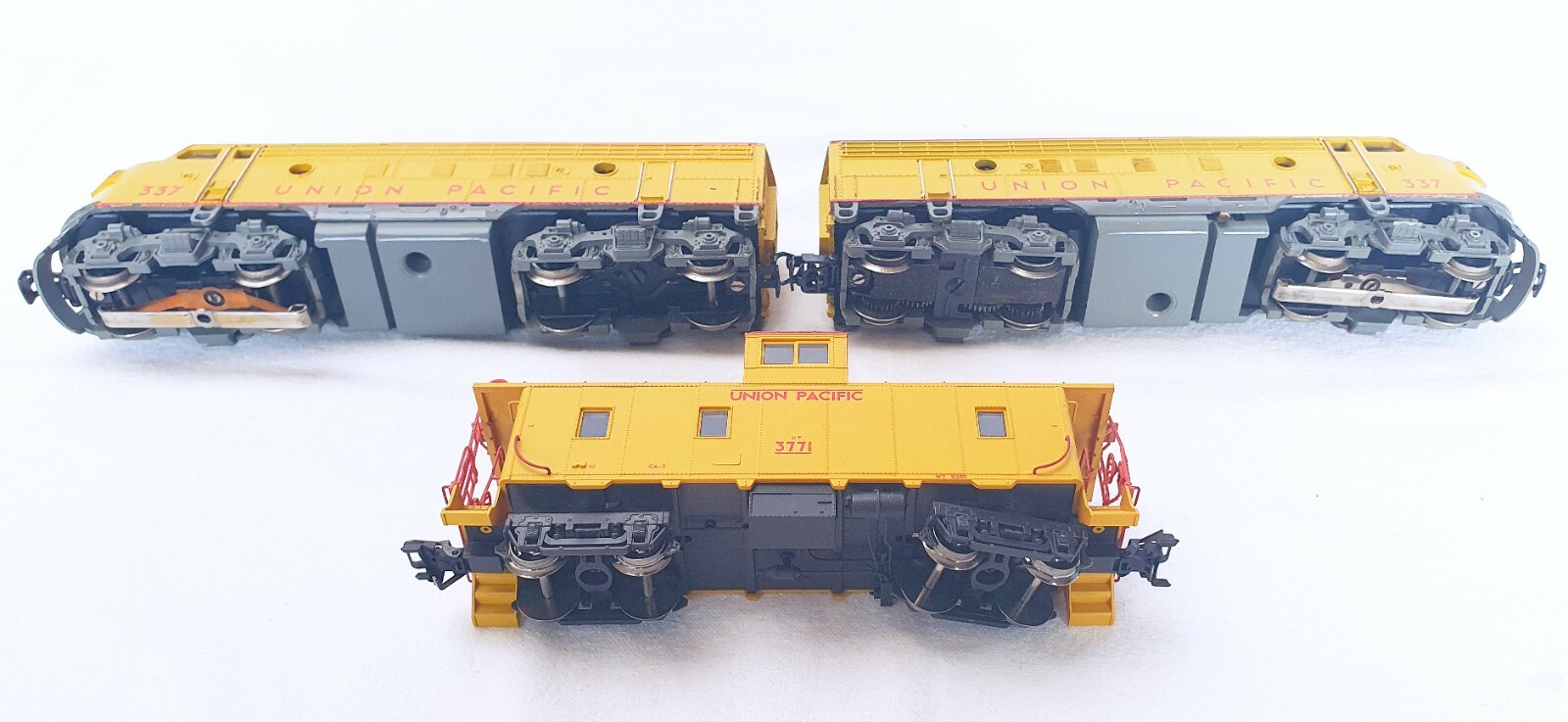 Marklin AC HO USA UNION PACIFIC EMD F7 DIESEL 2-UNIT LOCOMOTIVE 3061 + 4061 MIB!