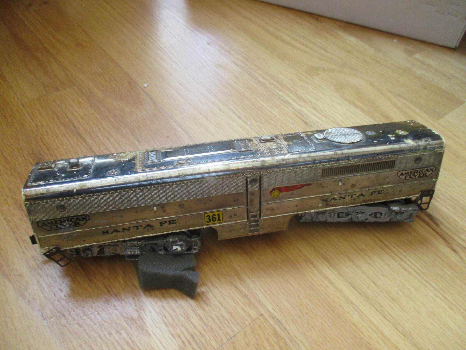 Amer Flyer 361 Chrome Santa Fe Diesel (4/1/24)