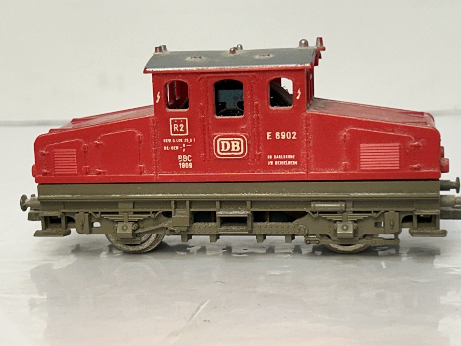 DB Deutsche Bundesbahn Switcher Engine E 8902 Karlsruhe-Reidelberg Vintage Rare