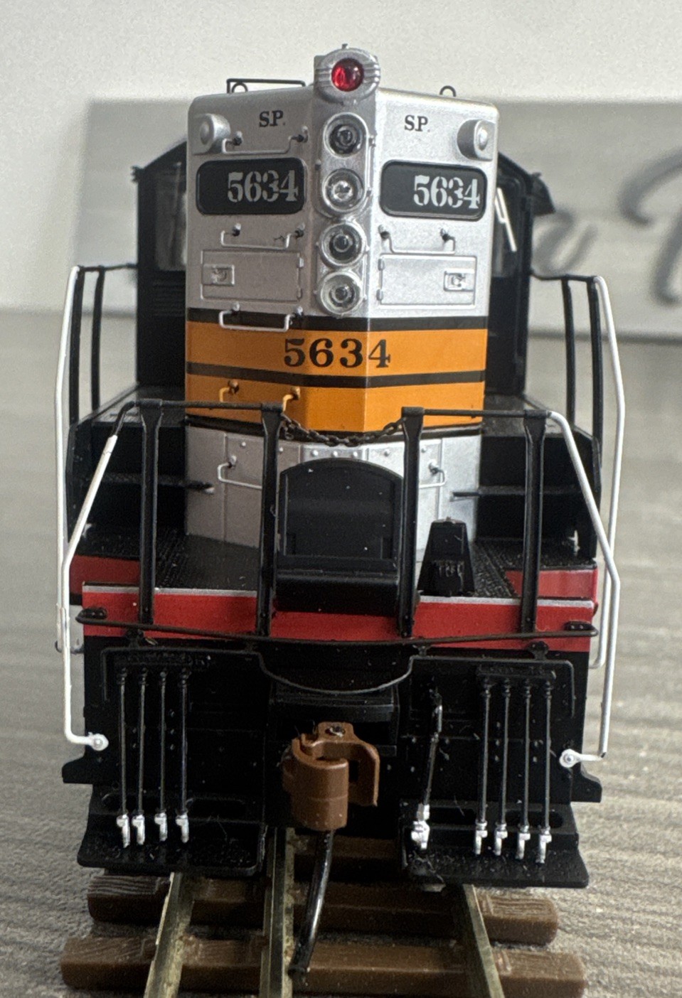 Athearn Genesis HO #G62416 Southern Pacific GP9 #5634 – DCC Ready & LNIB!