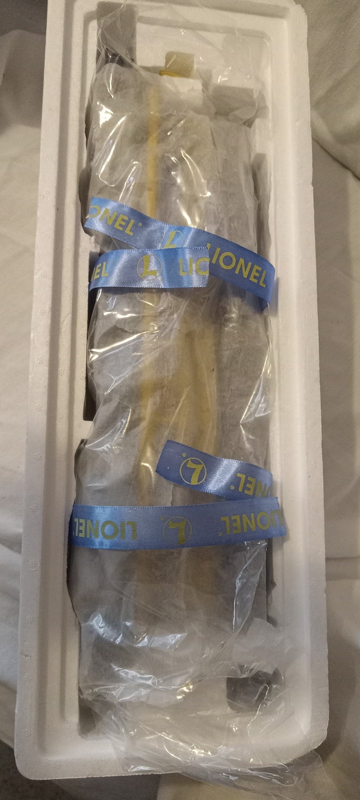 Lionel 6-28839 O Gauge Alaska GP-7 Diesel Locomotive NIB strobe light. sounds