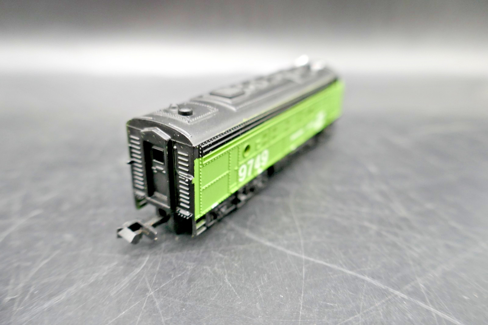 N Bachmann Burlington F9 Diesel 4649 w/Case, 8 Wheel Drive – Tested & Working