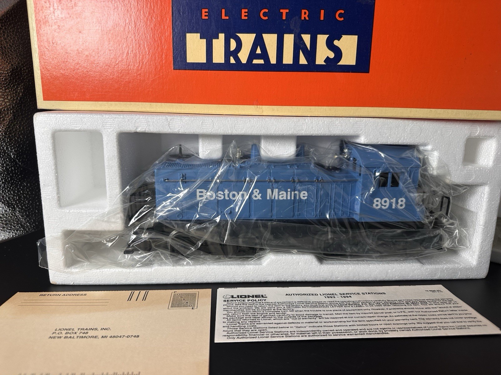 LIONEL 6-18918 & 18929 ” BOSTON & MAINE NW2 COW & CALF, BOXED – NEW