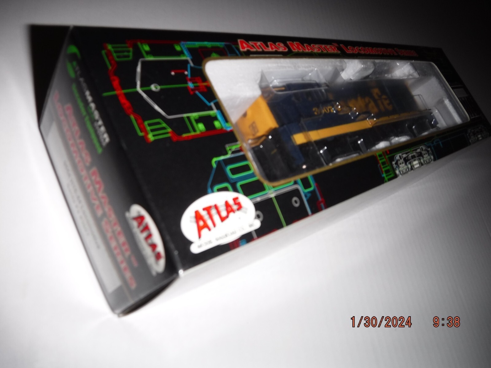 ATLAS HO SANTA FE H16-44 LOCOMOTIVE #3007 w/DCC DECODER ITEM #9554 – BRAND NEW!
