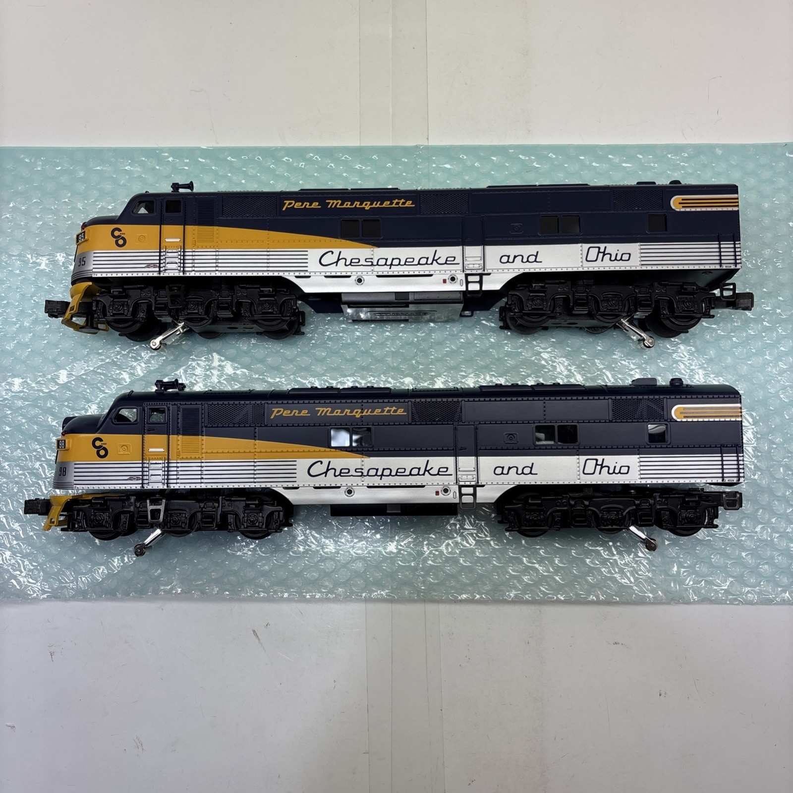 Williams E7-204 O C&O E7 AA Powered & Non-Powered Diesel Locomotive Set #95/98