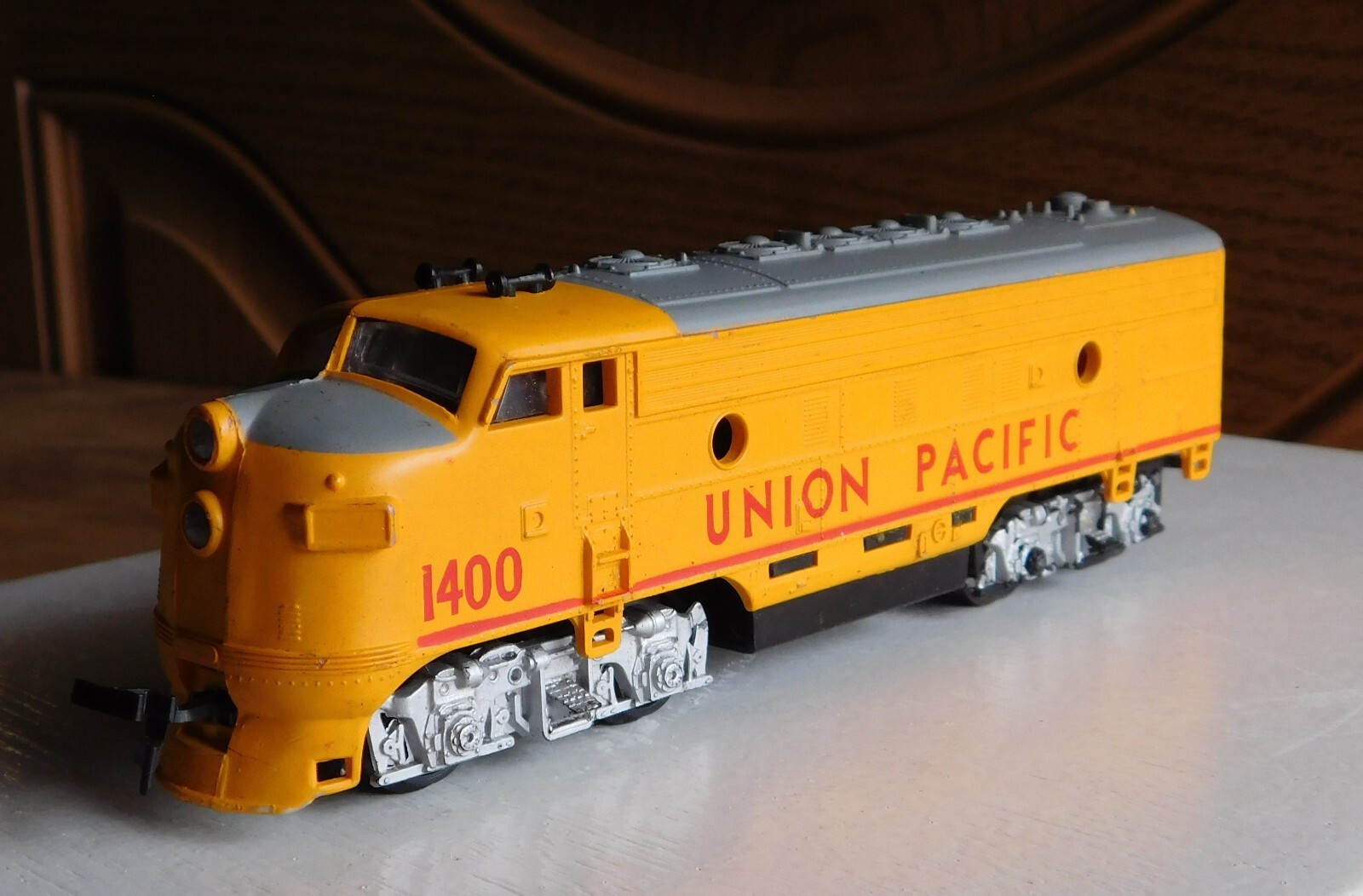 Life-Like F7P Diesel Locomotive ~ UNION PACIFIC ~ Rd# 1400 – Runs well – HO