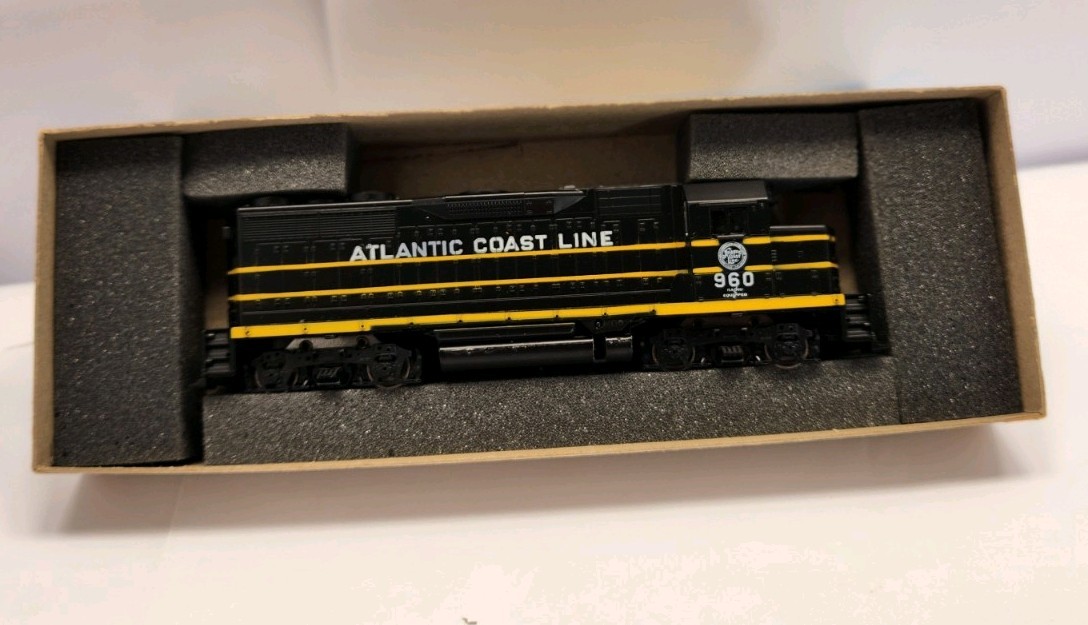 ATHEARN HO GP35 ACL Atlantic Coasst Line 960 POWERED DIESEL LOCOMOTIVE MINT B22
