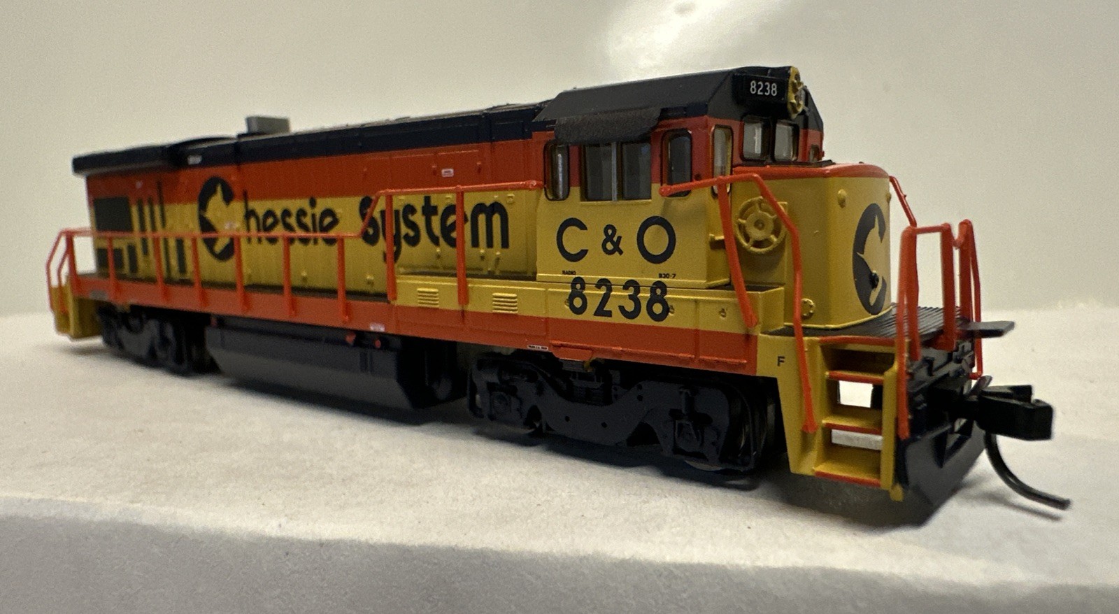 Atlas N Scale C&O Chessie System B30-7 Diesel Locomotive Engine #8238