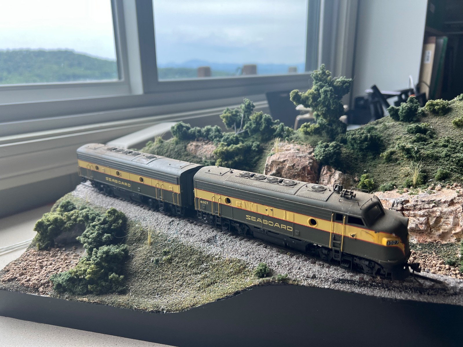Custom ,Detailed, Dummies Athearn HO Scale F7A & B SEABOARD Green/Yellow