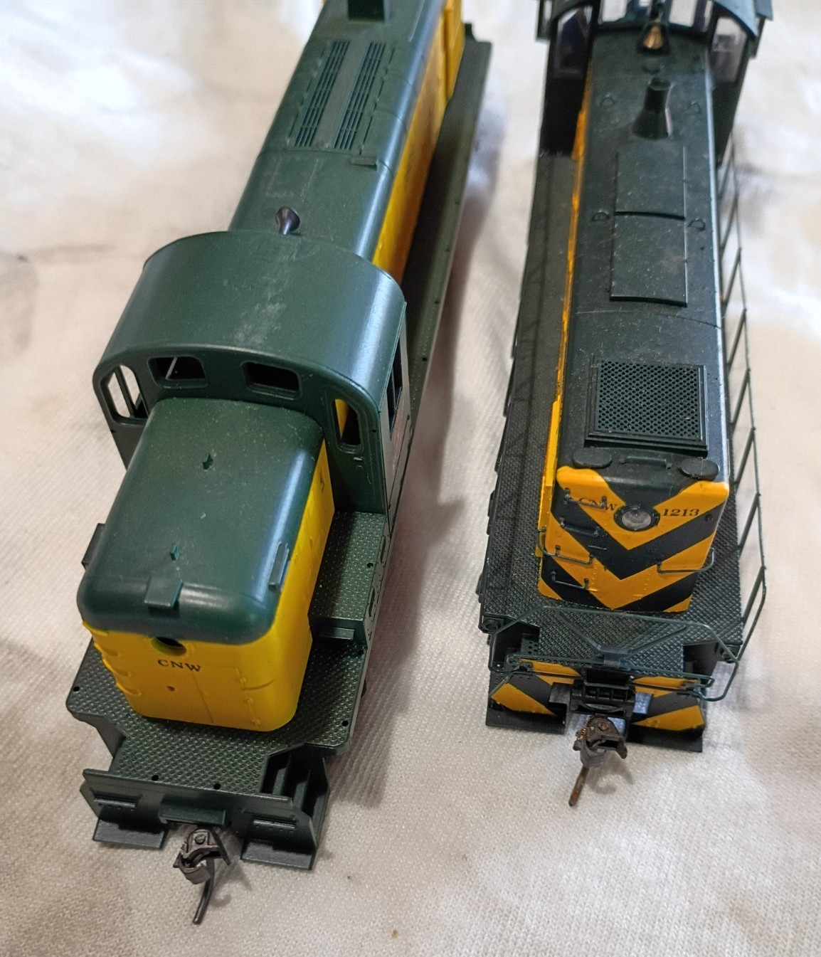 HO Train Diesel Locomotive 2pc lot working C&NW LIFE LIKE & UNMARK used lot C