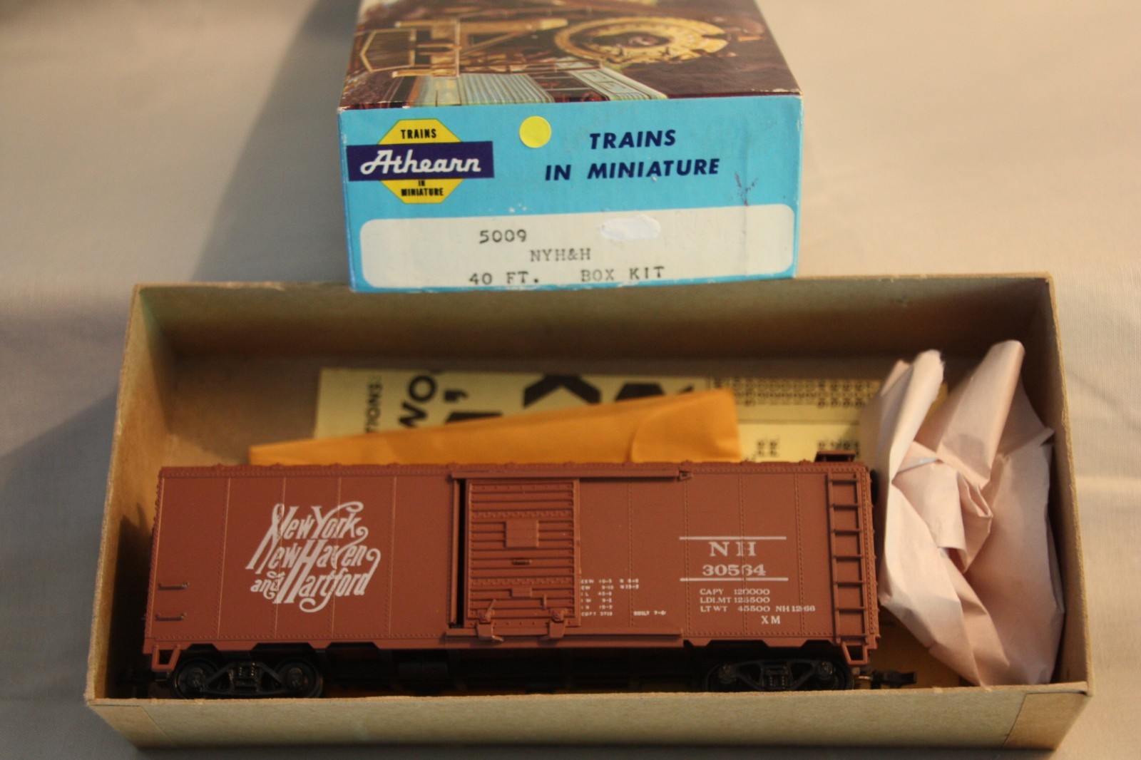 ATHEARN 5009 – 40’ SINGLE DOOR BOXCAR, NYNH&H