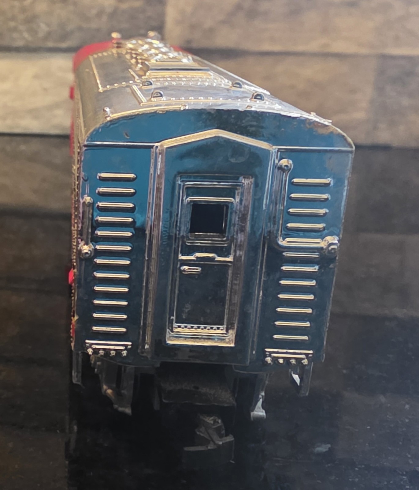 Santa Fe 307 HO Diesel Locomotive Red Silver Plastic Model Train Engine