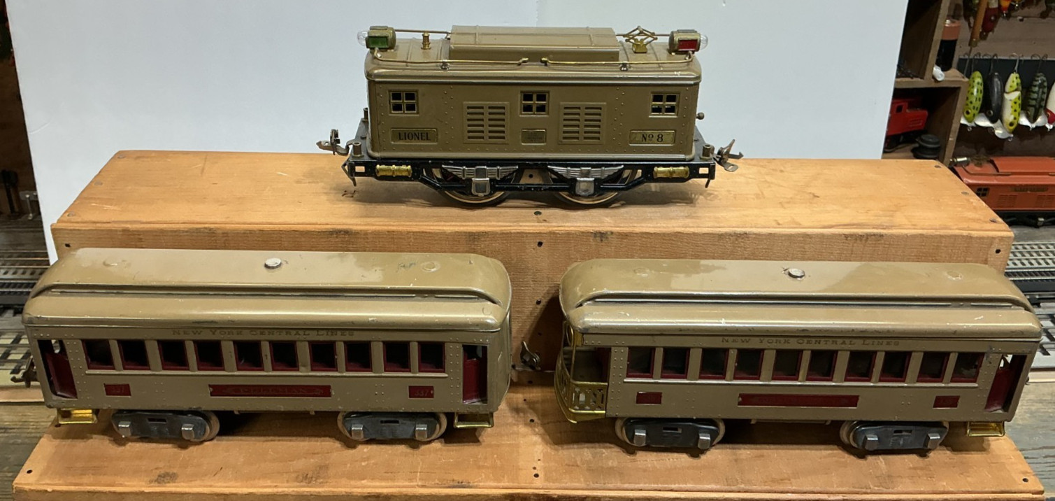 LIONEL Prewar Standard Gauge #8 TAN Locomotive with #337 & #338 Passenger Runs