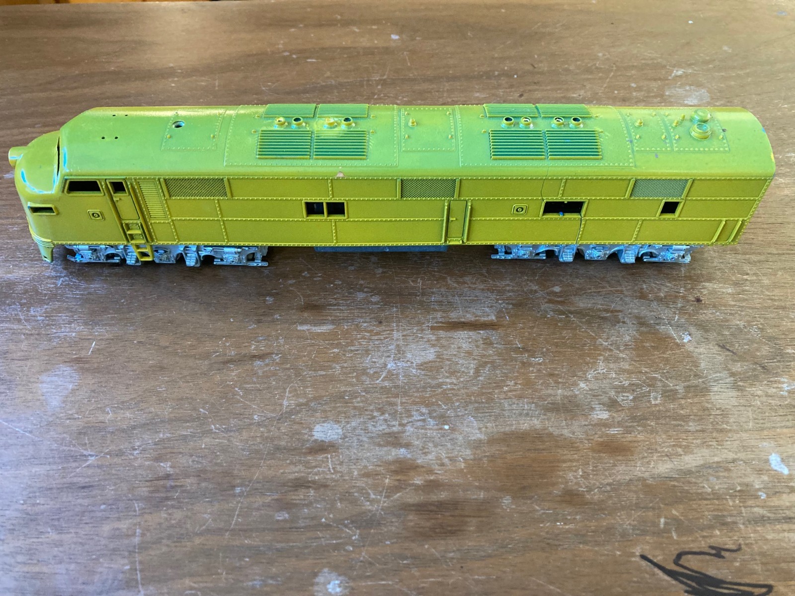 Model Power EMD E7 locomotive (built by Roco Austria) Working light/ runs