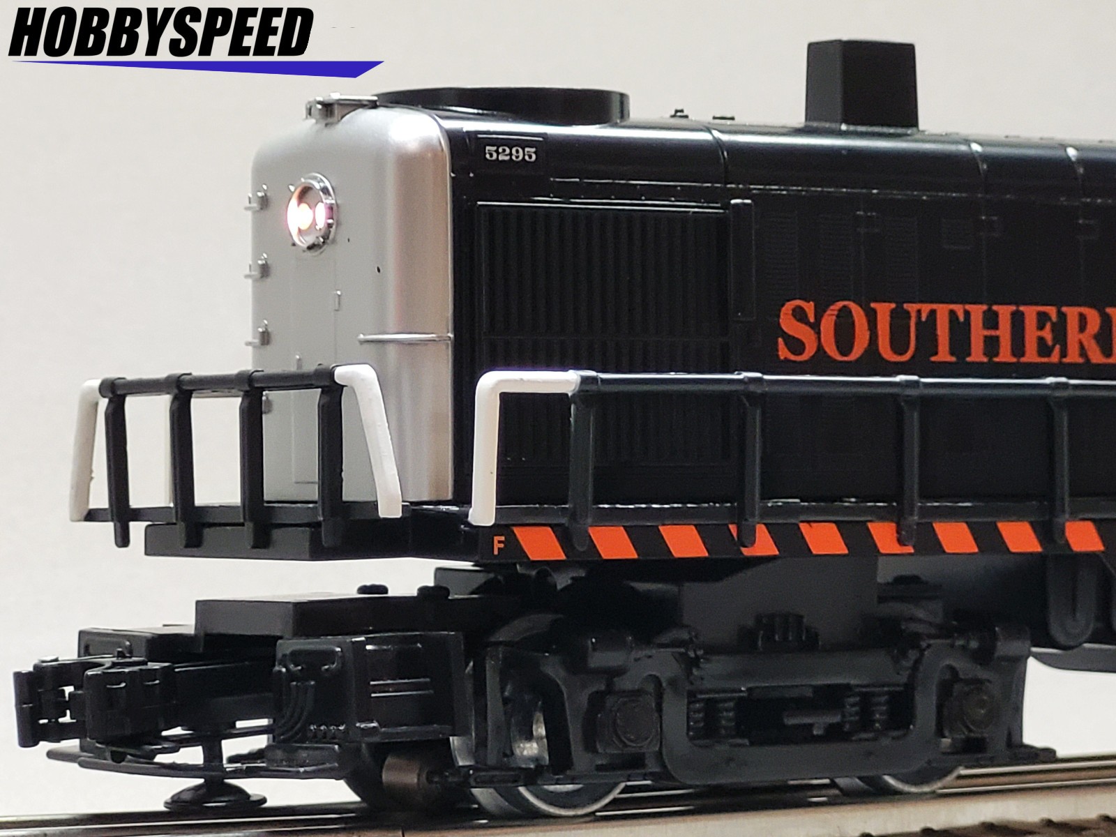 LIONEL SOUTHERN PACIFIC LIONCHIEF RS-3 #5295 DIESEL ENGINE O GAUGE 2545070 NEW