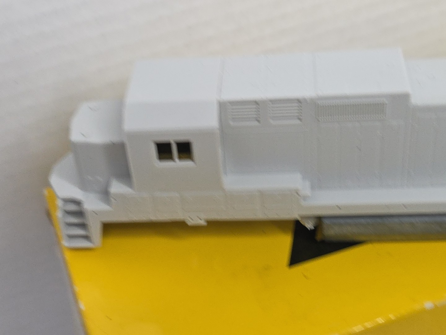 Rail Power Products HO Scale Undecorated GE Dash 8-40B Diesel Loco Shell/Chassis