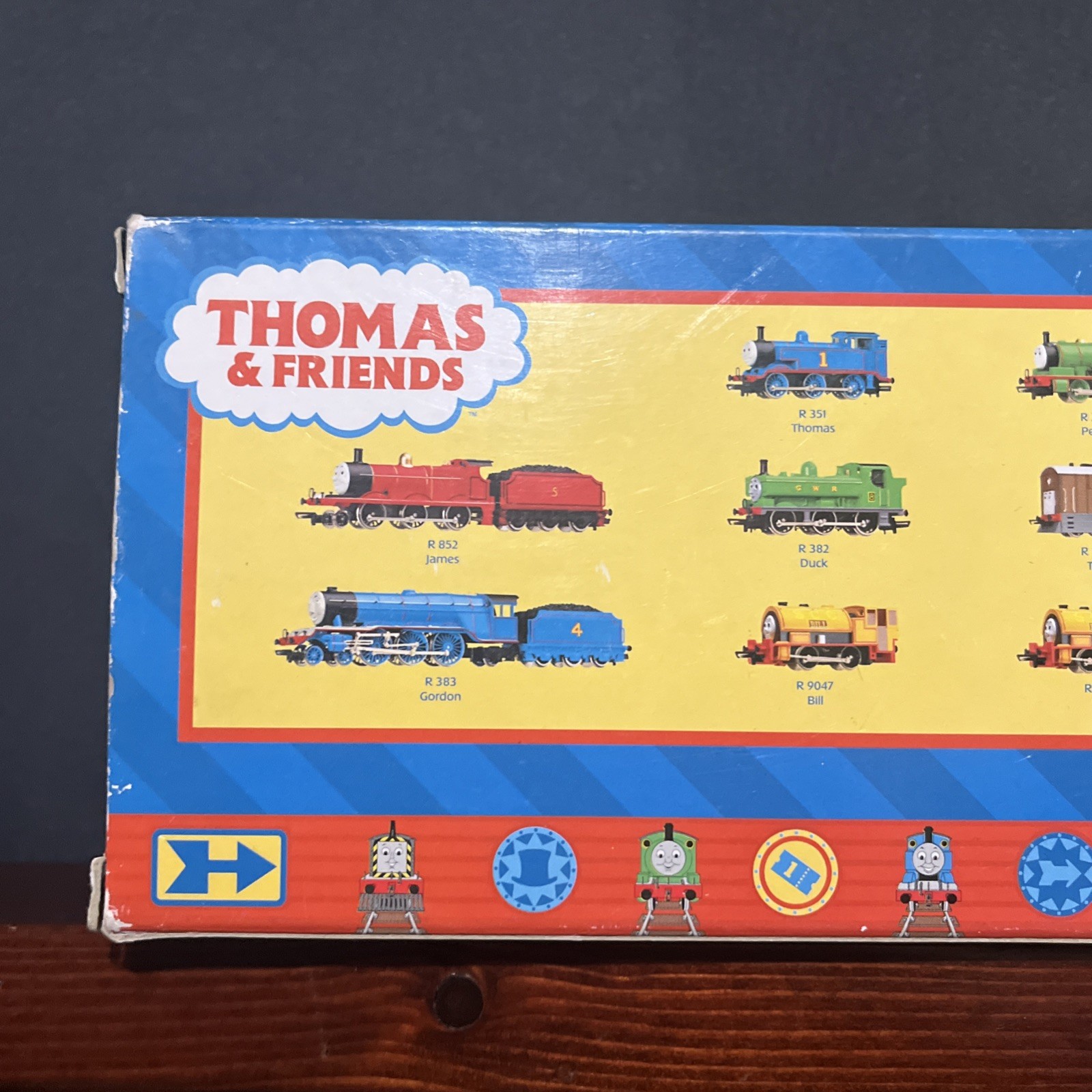 RARE OO Hornby R852 Thomas & Friends James The Red Engine – WORKS (READ)