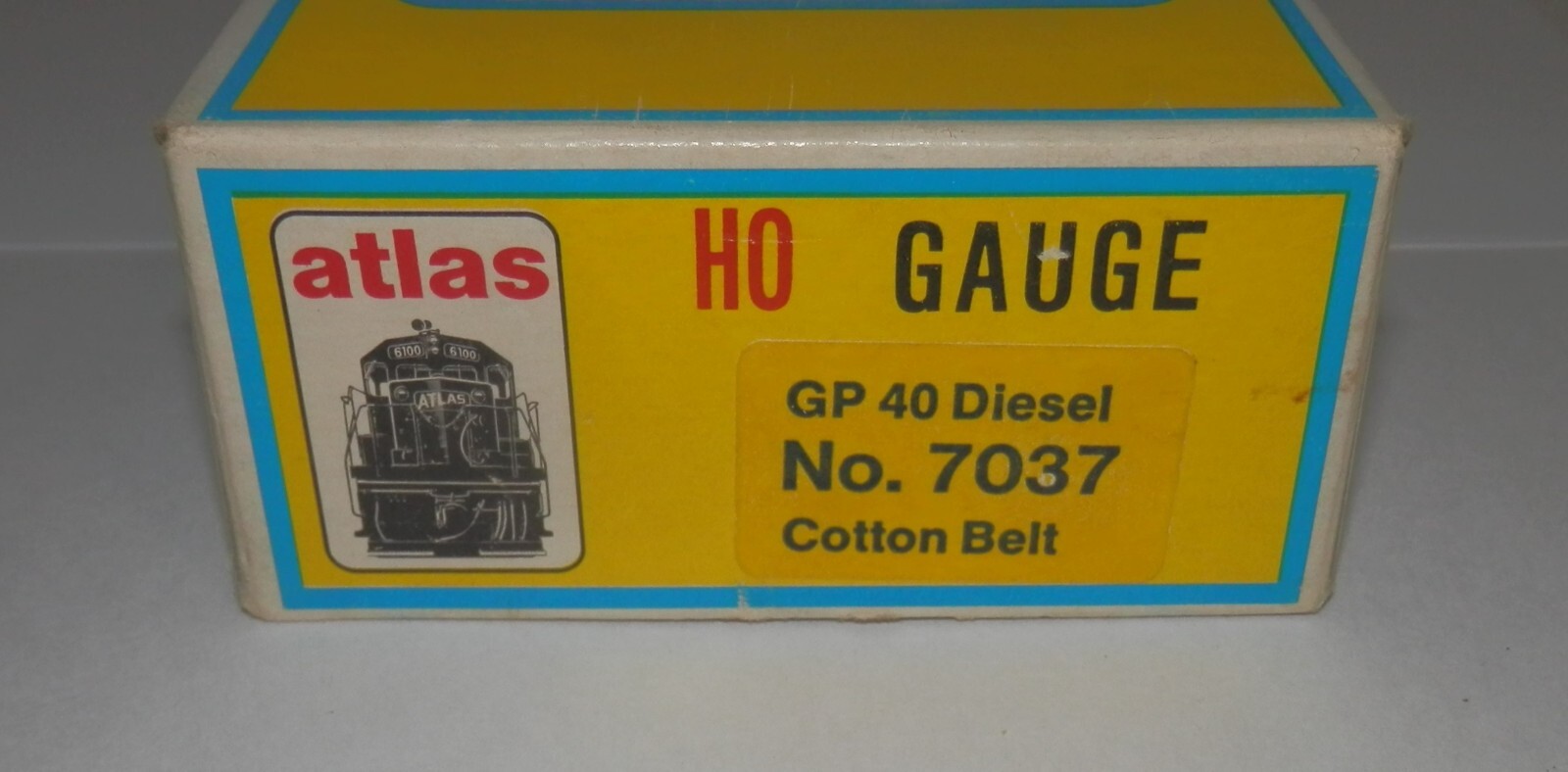 Atlas HO Scale POWERED Cotton Belt 7602 GP 40 Diesel Loco #7037