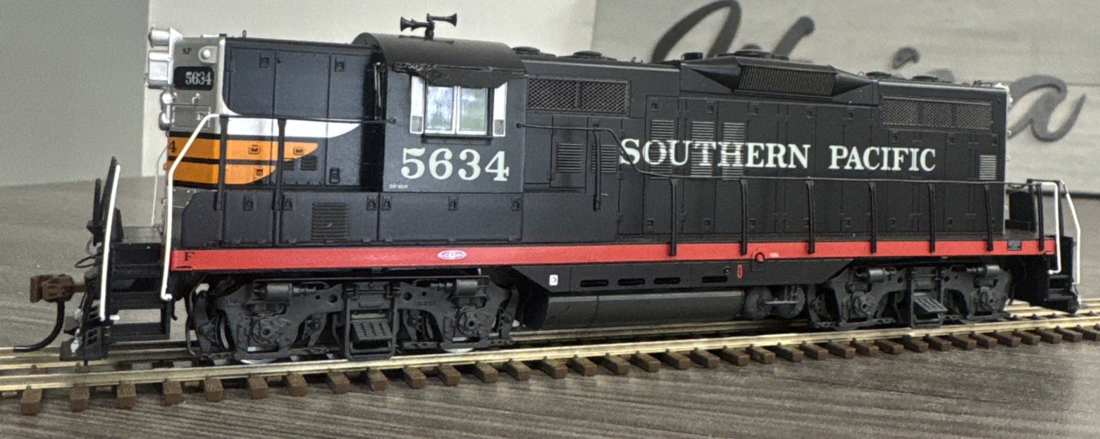 Athearn Genesis HO #G62416 Southern Pacific GP9 #5634 – DCC Ready & LNIB!