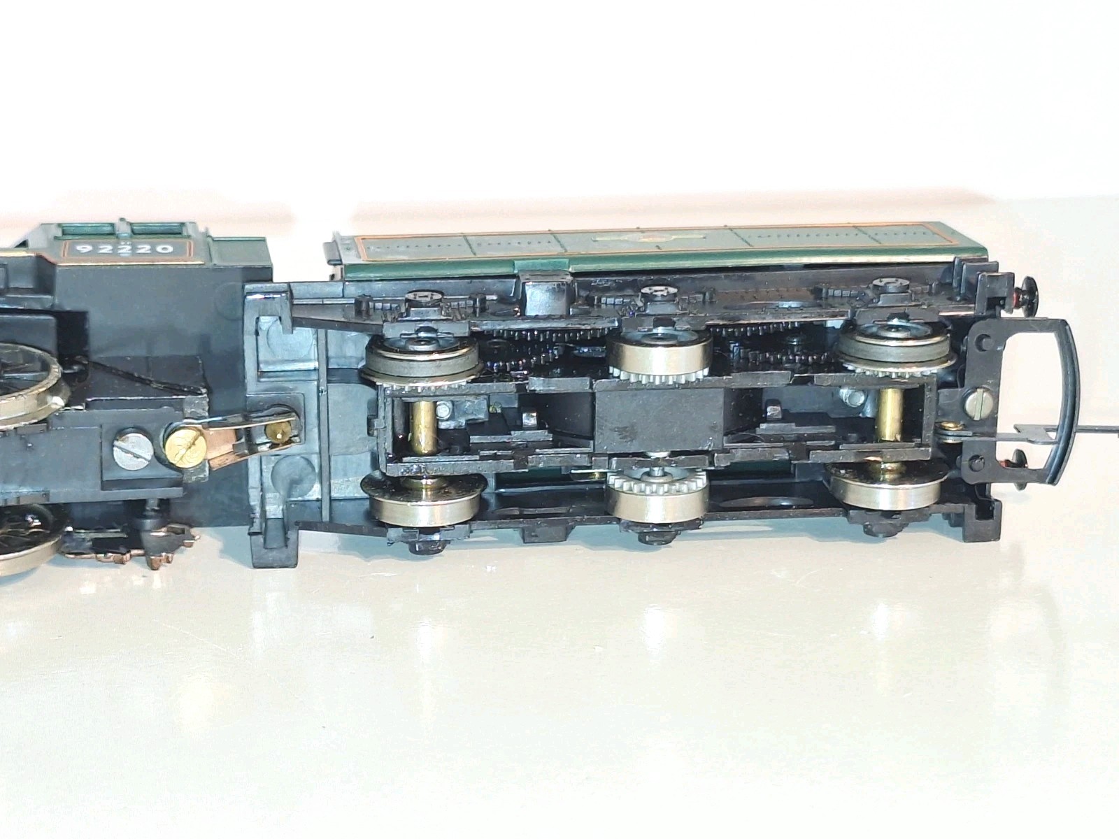 Hornby R065 BR 9F Evening Star #92220.New Old Stock. Wheel Delamination.Boxed.OO