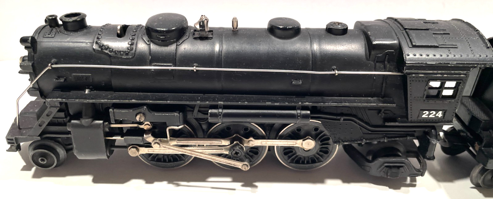 Vintage Lionel O Gauge 224 2-6-2 Steam Locomotive & Tender 2466W