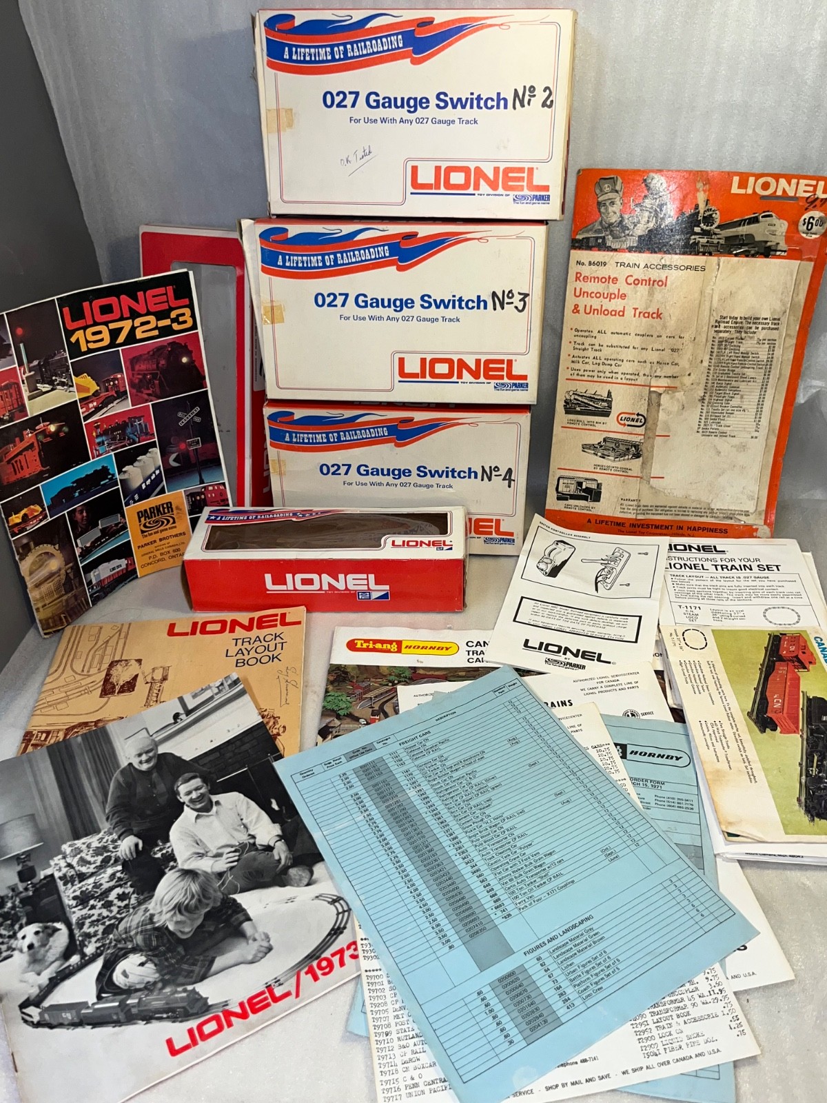 Lot of Lionel empty boxes, catalogue, instruction sheet & Tri-Ang catalogue