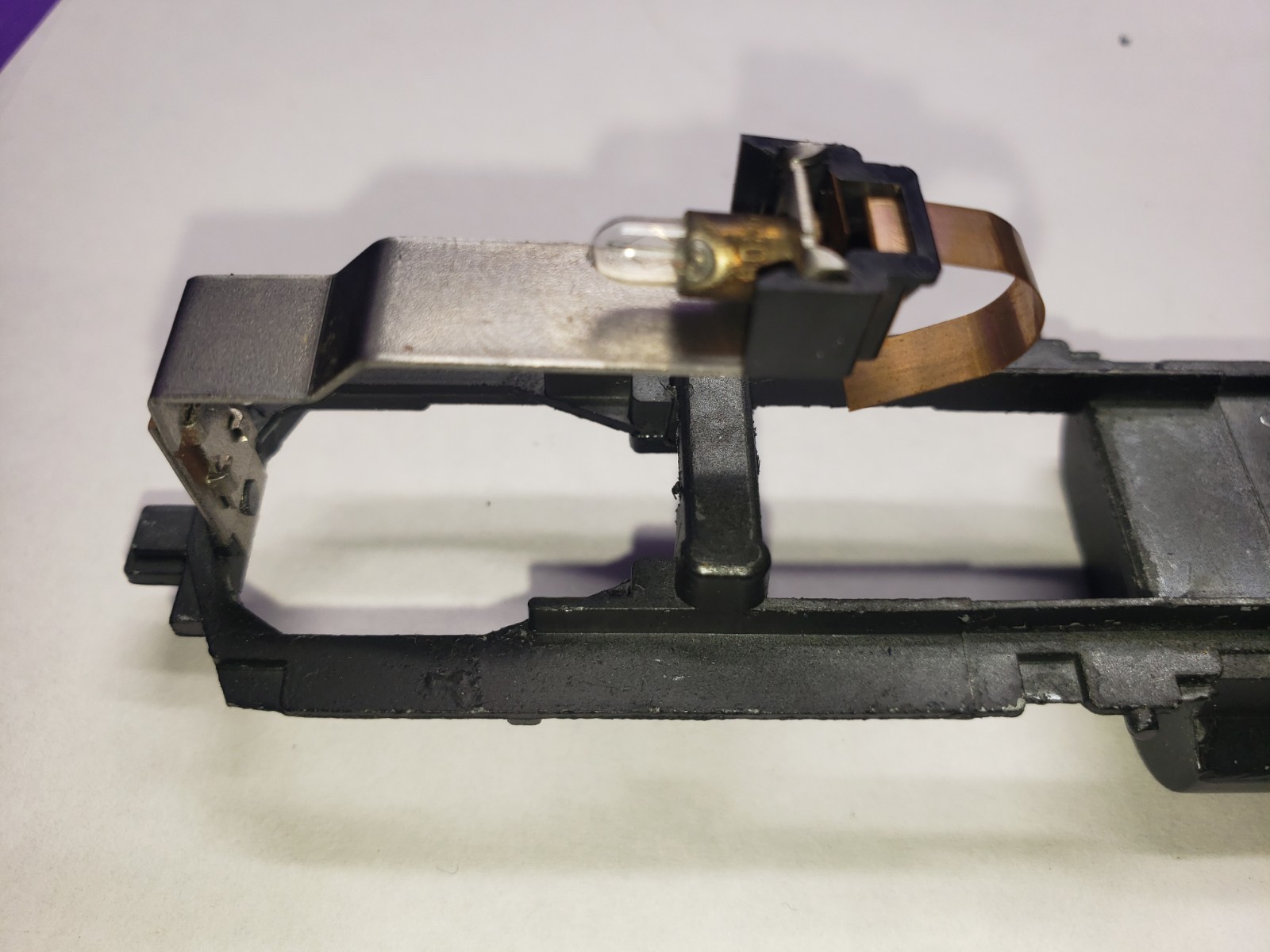 HO SCALE ATHEARN SD45 SDP40 METAL UNDERFRAME CHASSIS HEADLIGHT ASSEMBLY PART