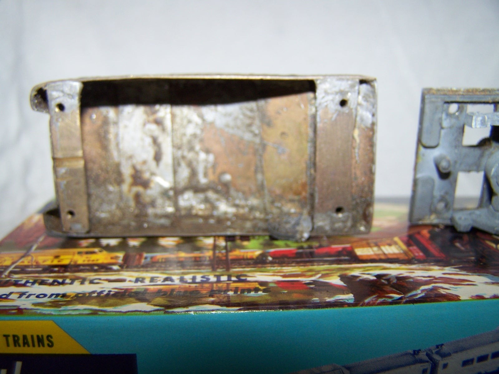 HO Scale Metal Oil Slope Back Tender