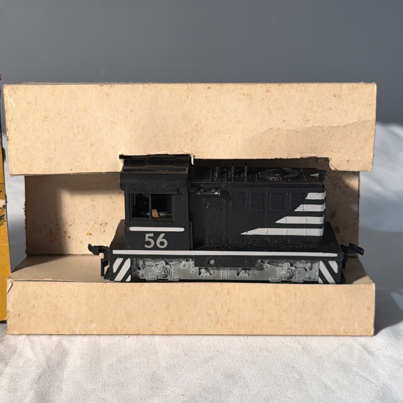 Athearn HO hustler industrial switcher 199-4:95 Cab #56 With Original Box