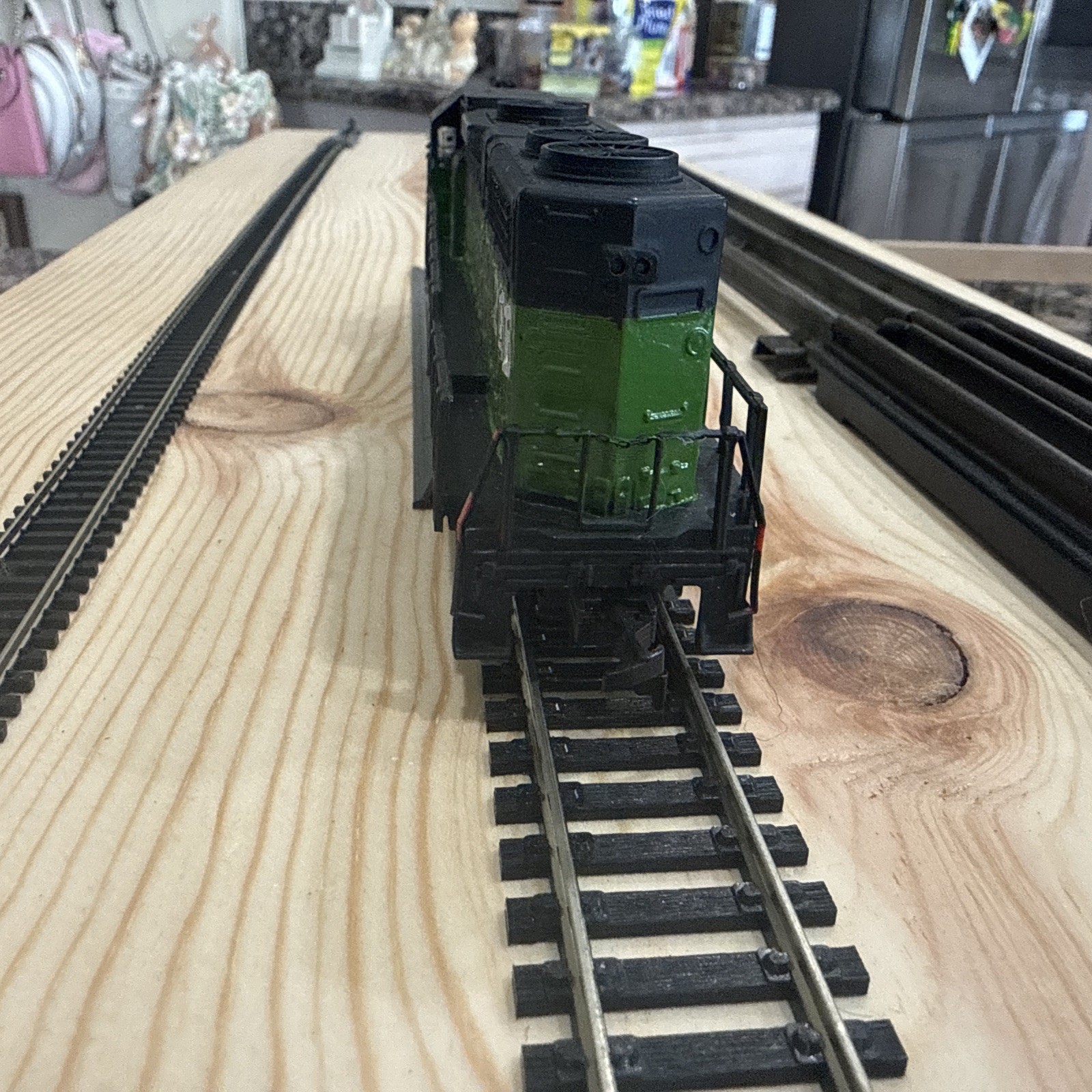 Life-Like 2166 Burlington Northern Diesel Locomotive BN #2166 HO Dummy Exec Cond