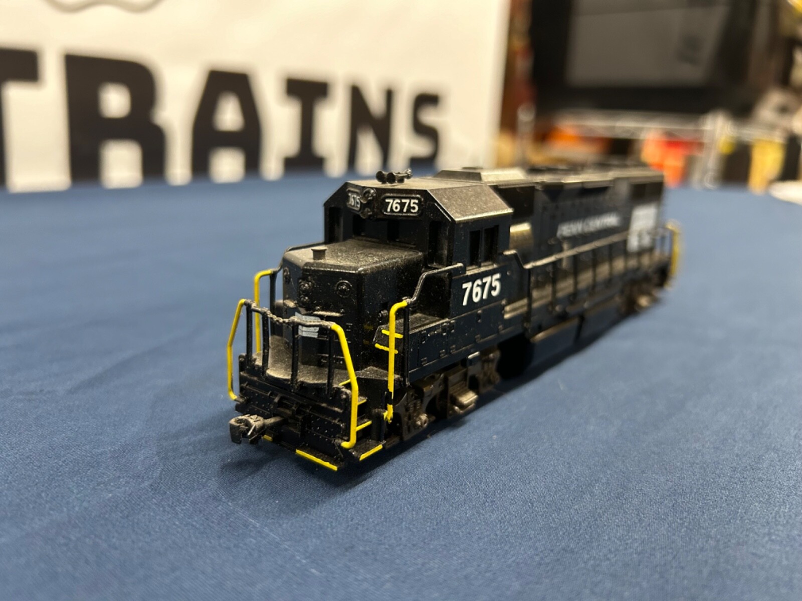 Atlas HO Penn Central #7675 GP-38 Diesel Engine DC NO BOX