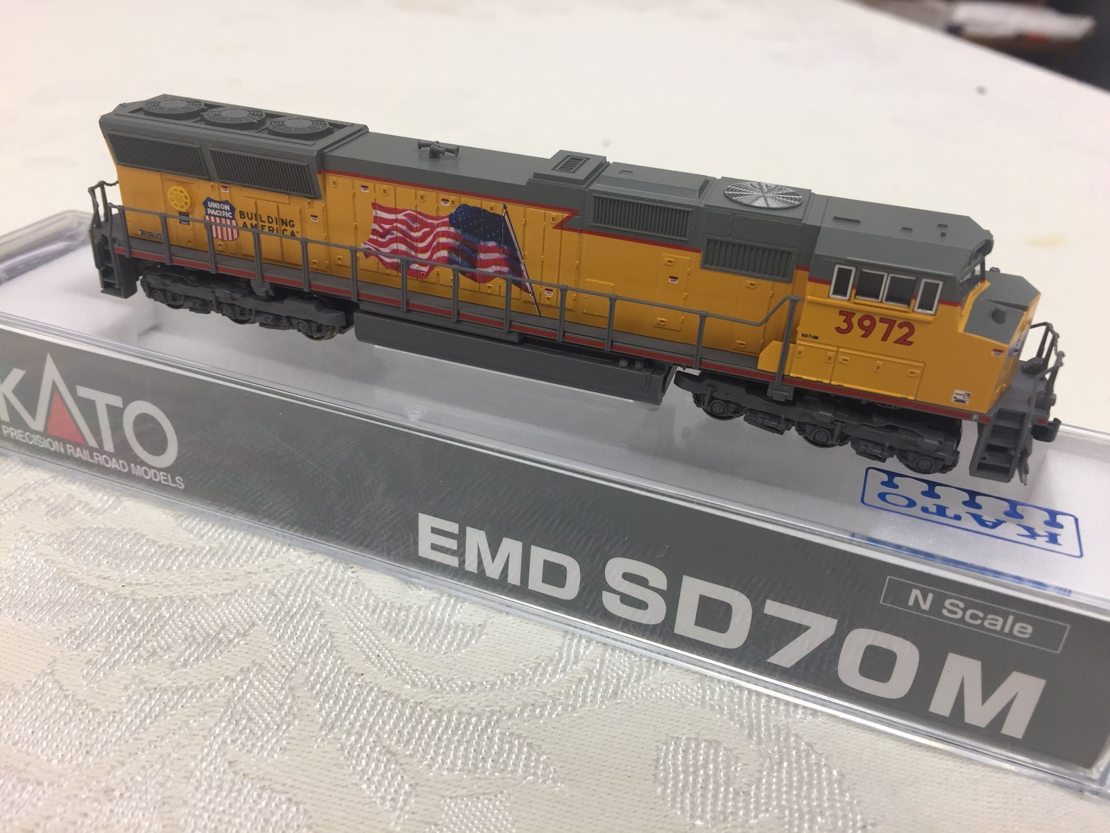 KATO Union Pacific – EMD SD70M Rd #3972 – *MINT* – OOP