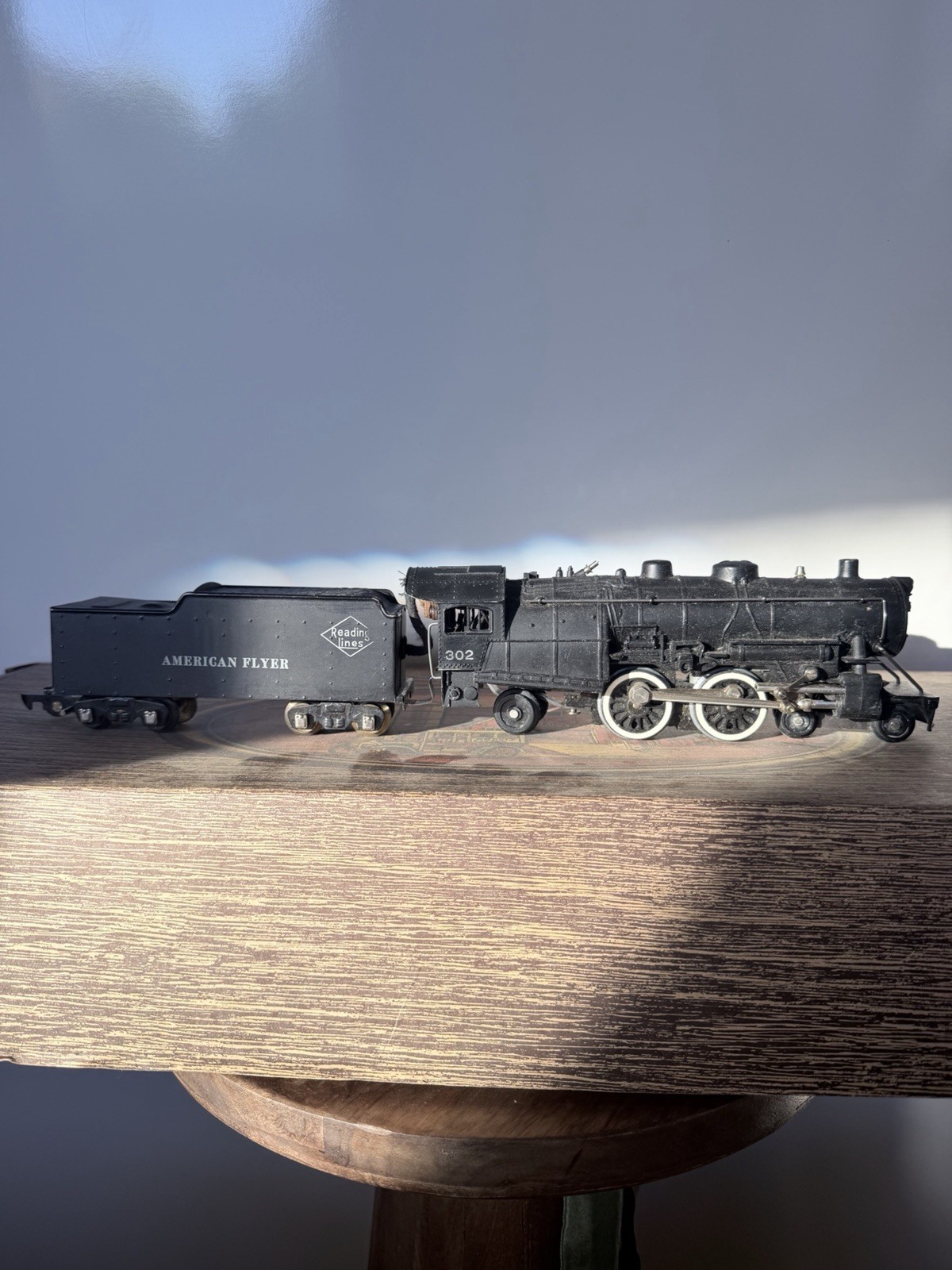 American Flyer Train Set Pre-owned Untested With Engine 302, Cars 630,633,634