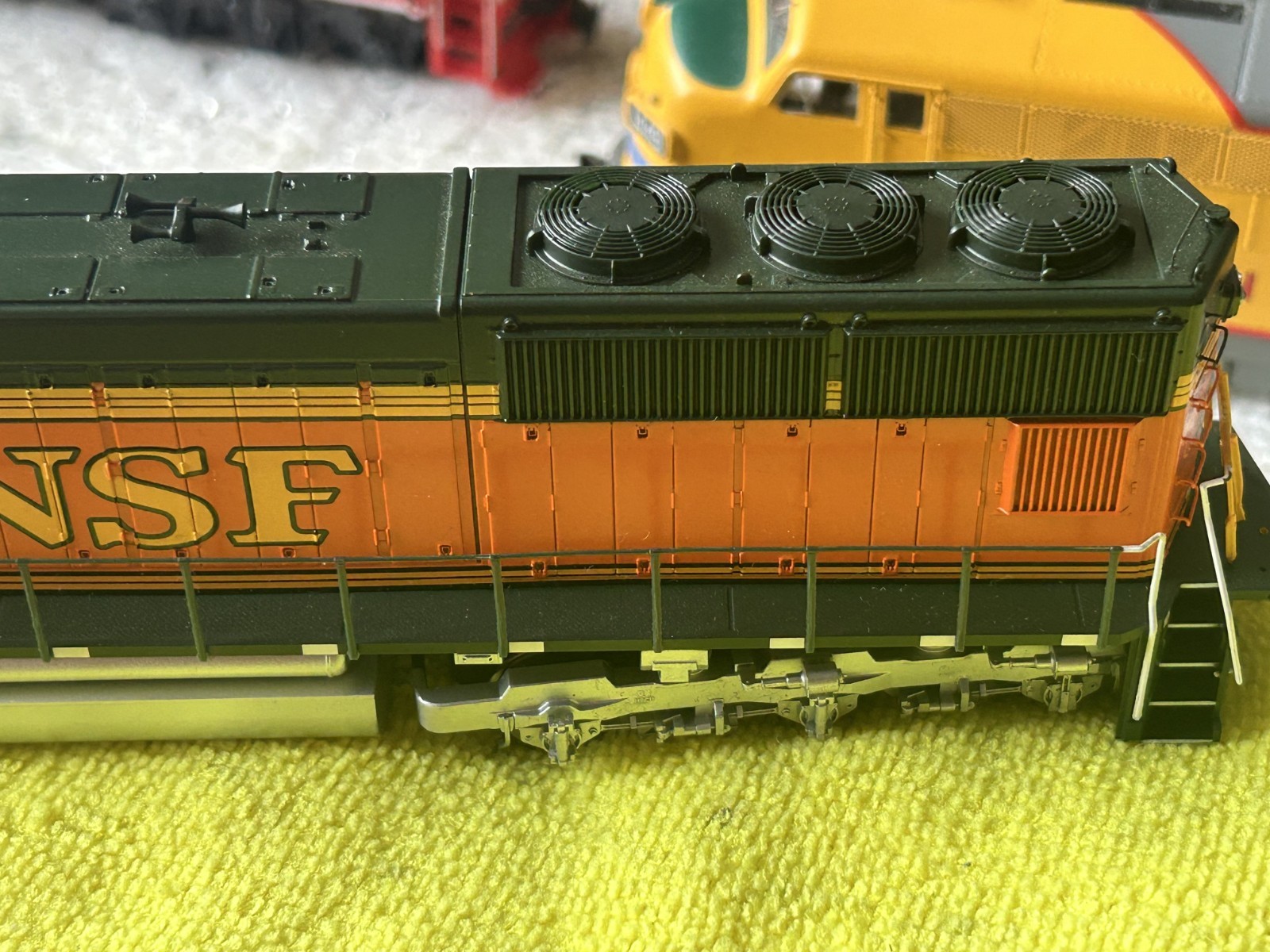 Athearn Genesis G6176 HO BNSF SD75M #8258 – LNIB / Excellent Condition