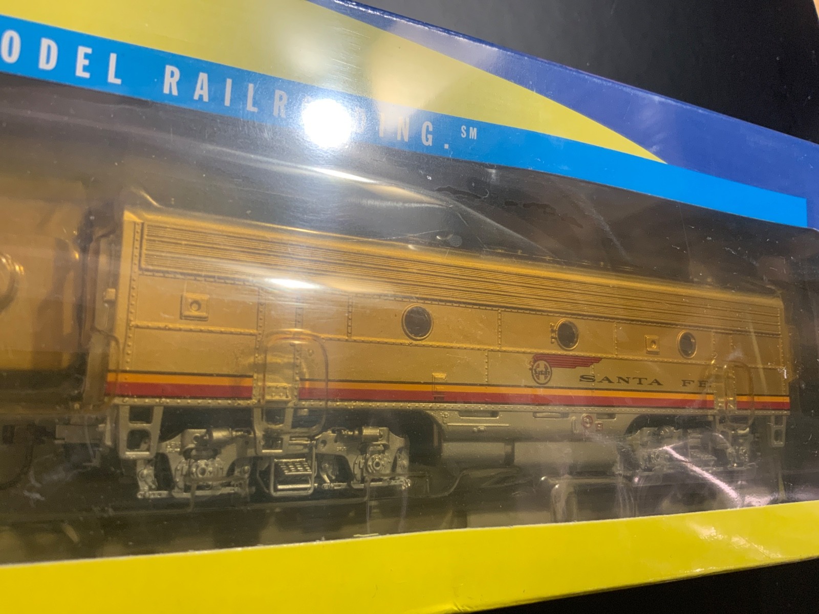 New Athearn Santa Fe F7A-F7B Diesel Locomotive HO 8021 Red Silver Model Train