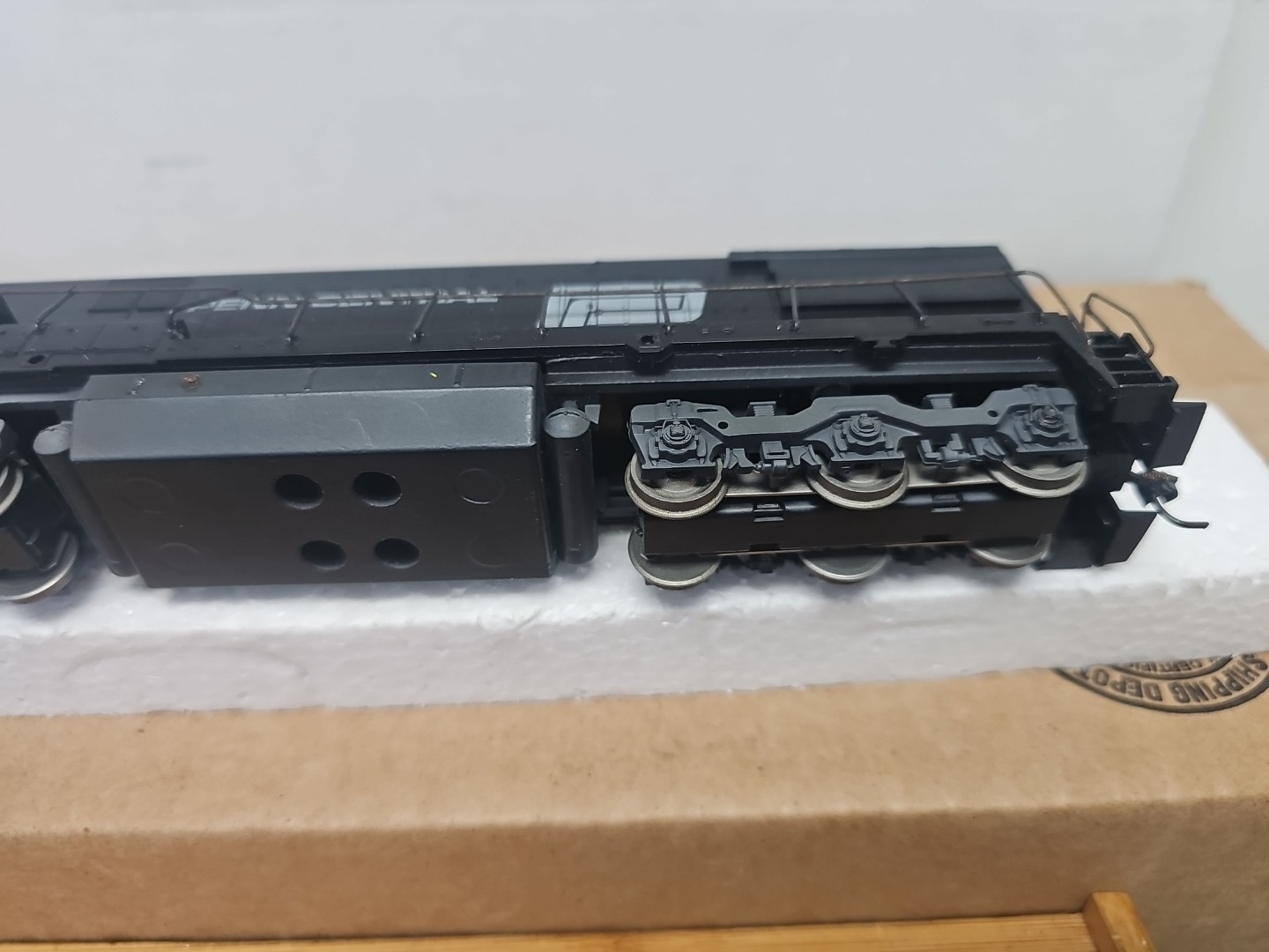 Athearn U-28C Penn Central Railroad Diesel HO Scale. Runs, No Original Box.