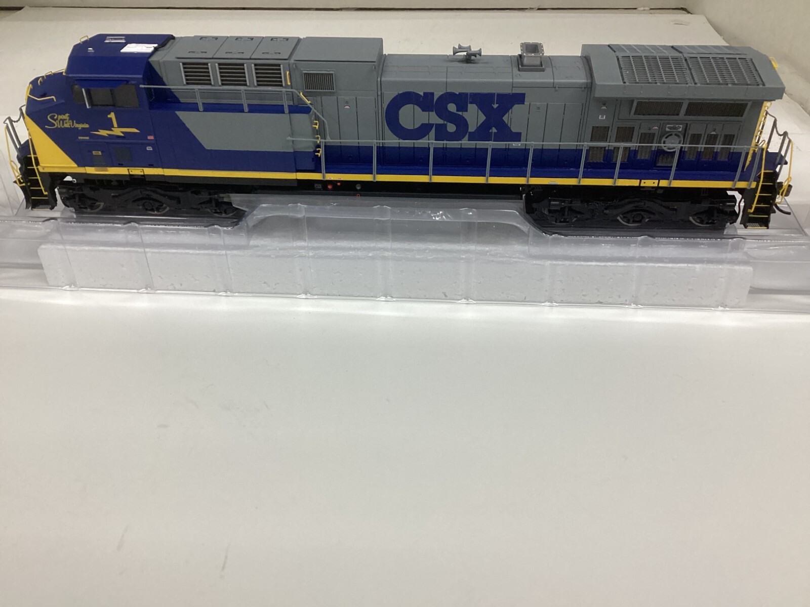 Athearn #G31550 HO scale “CSX” AC 4400 DCC & SOUND READY Rd.#1