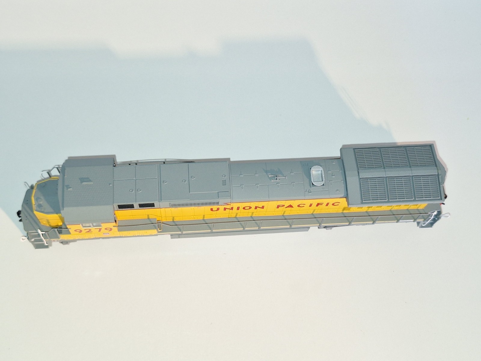 Atlas 9664 DCC & QSI Sound, Union Pacific Dash 8-40C. As New cond. HO scale.Box