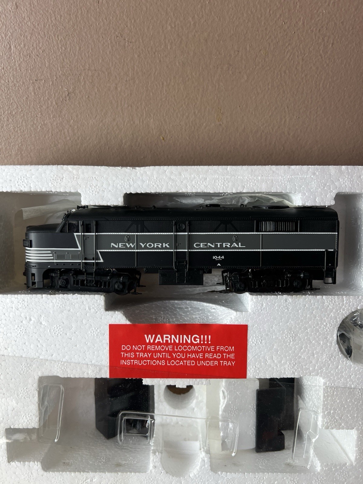 PROTO 2000 HO Scale #8362 New York Central #1004 FA2 Locomotive.